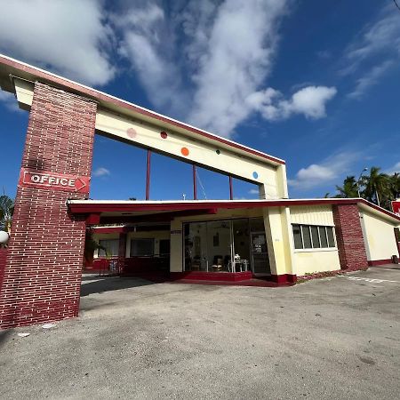 Palacio Inn Motel Miami Springs Eksteriør billede