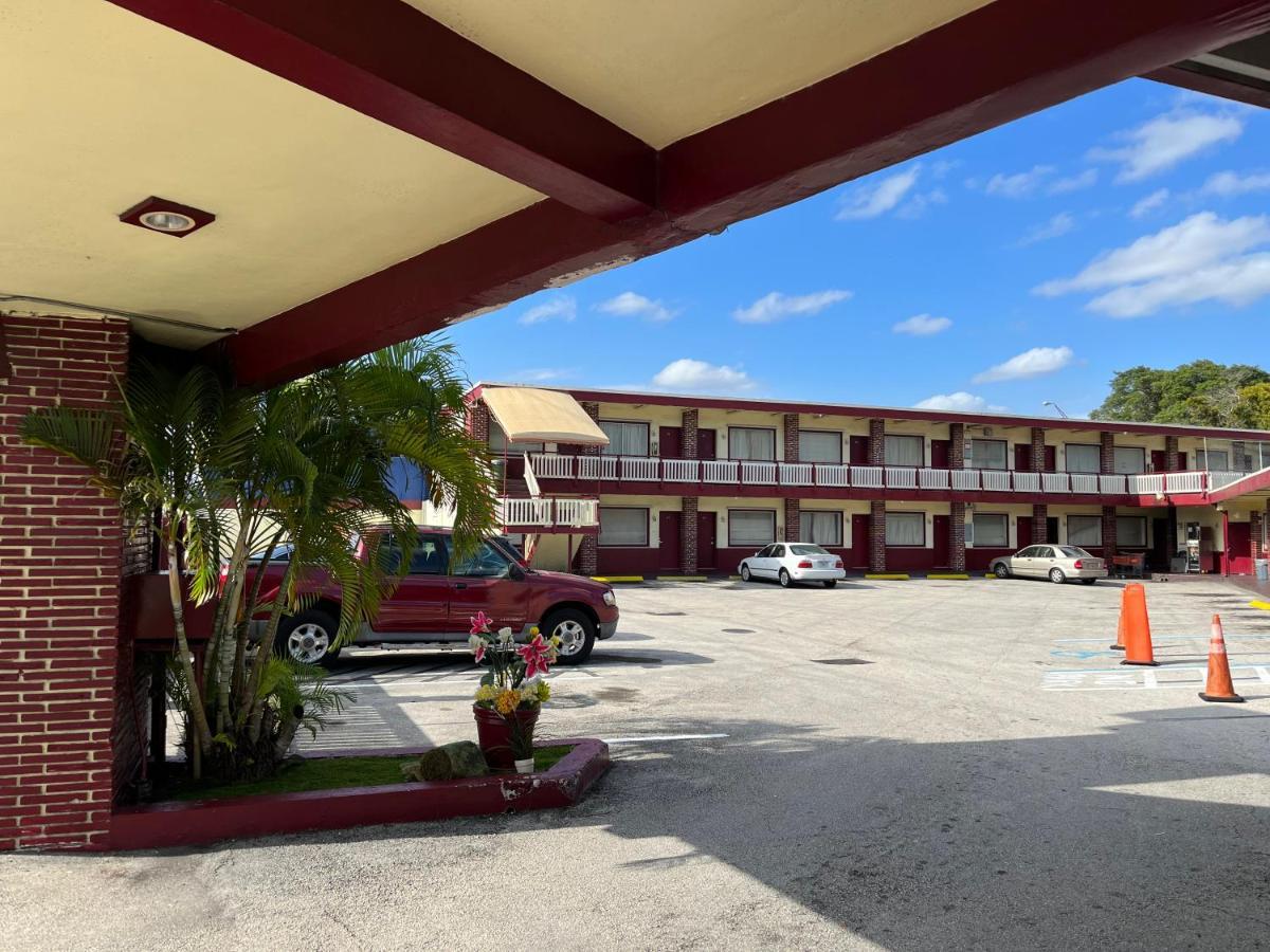 Palacio Inn Motel Miami Springs Eksteriør billede